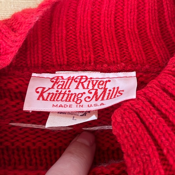 Vintage 80s Red and White Snowflake Sweater Fall River Knitting Mills Heavy Knit - Picture 12 of 13